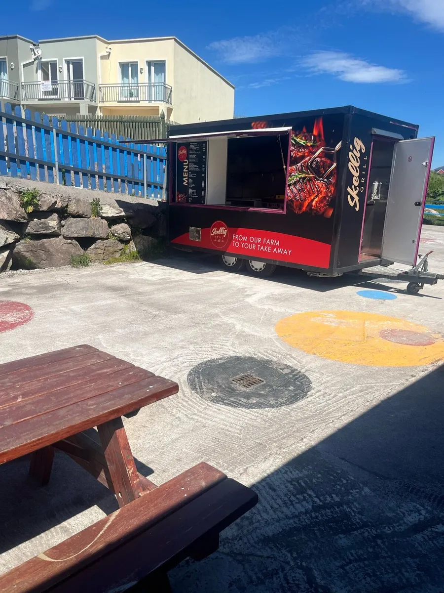 Catering trailer - Image 1