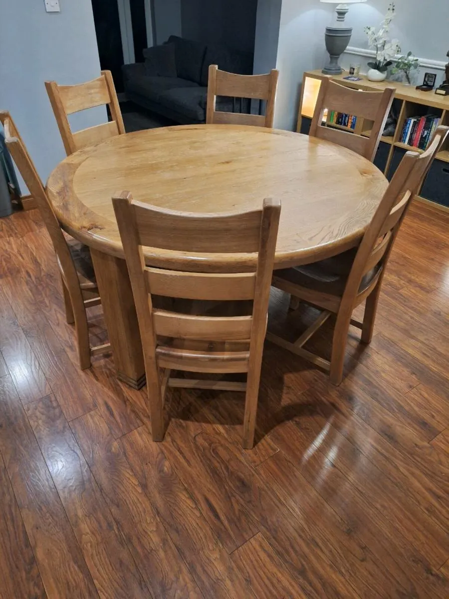 Dining Room Table and Chairs - Image 1