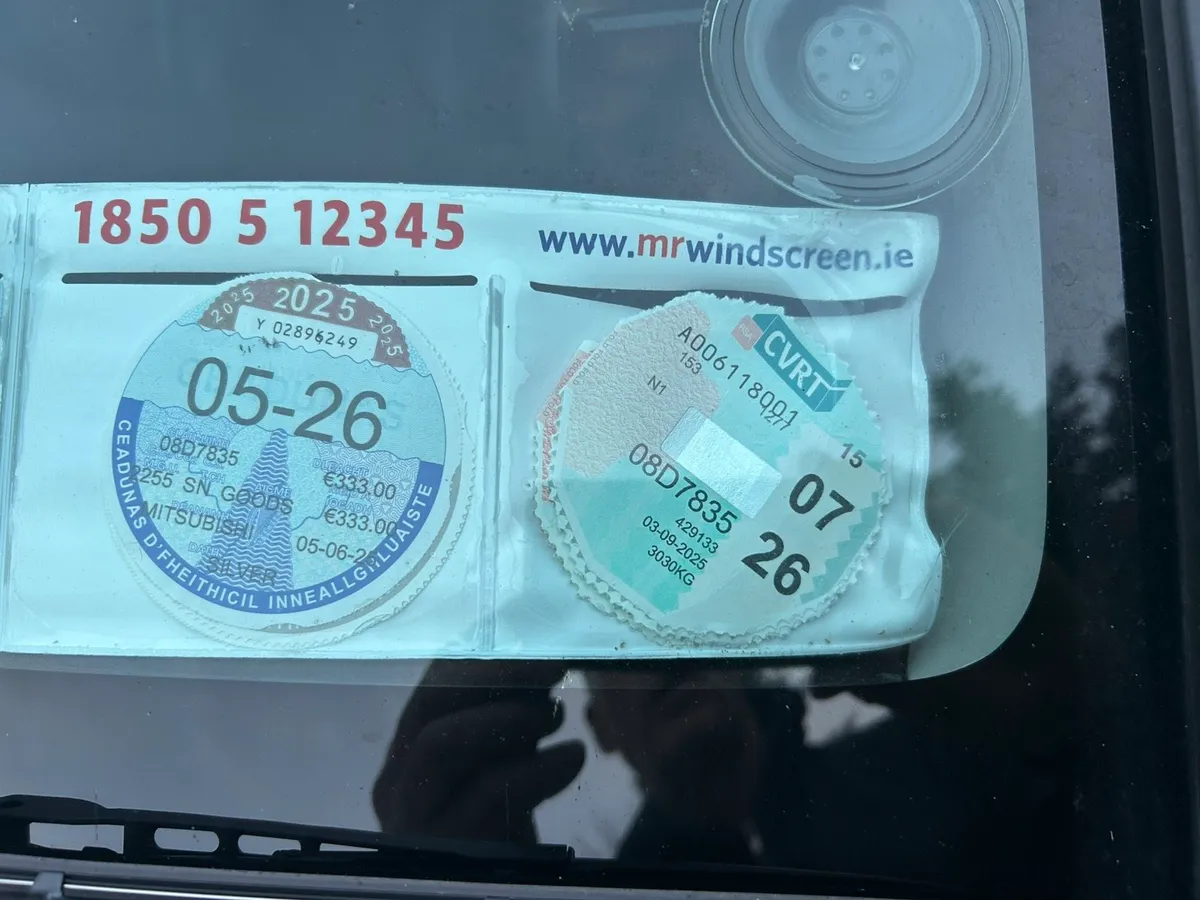 Mitsubishi pajero Jeep - Image 3