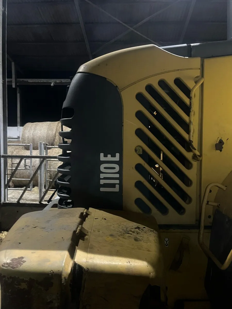 Volvo L110 E Loader for sale - Image 3