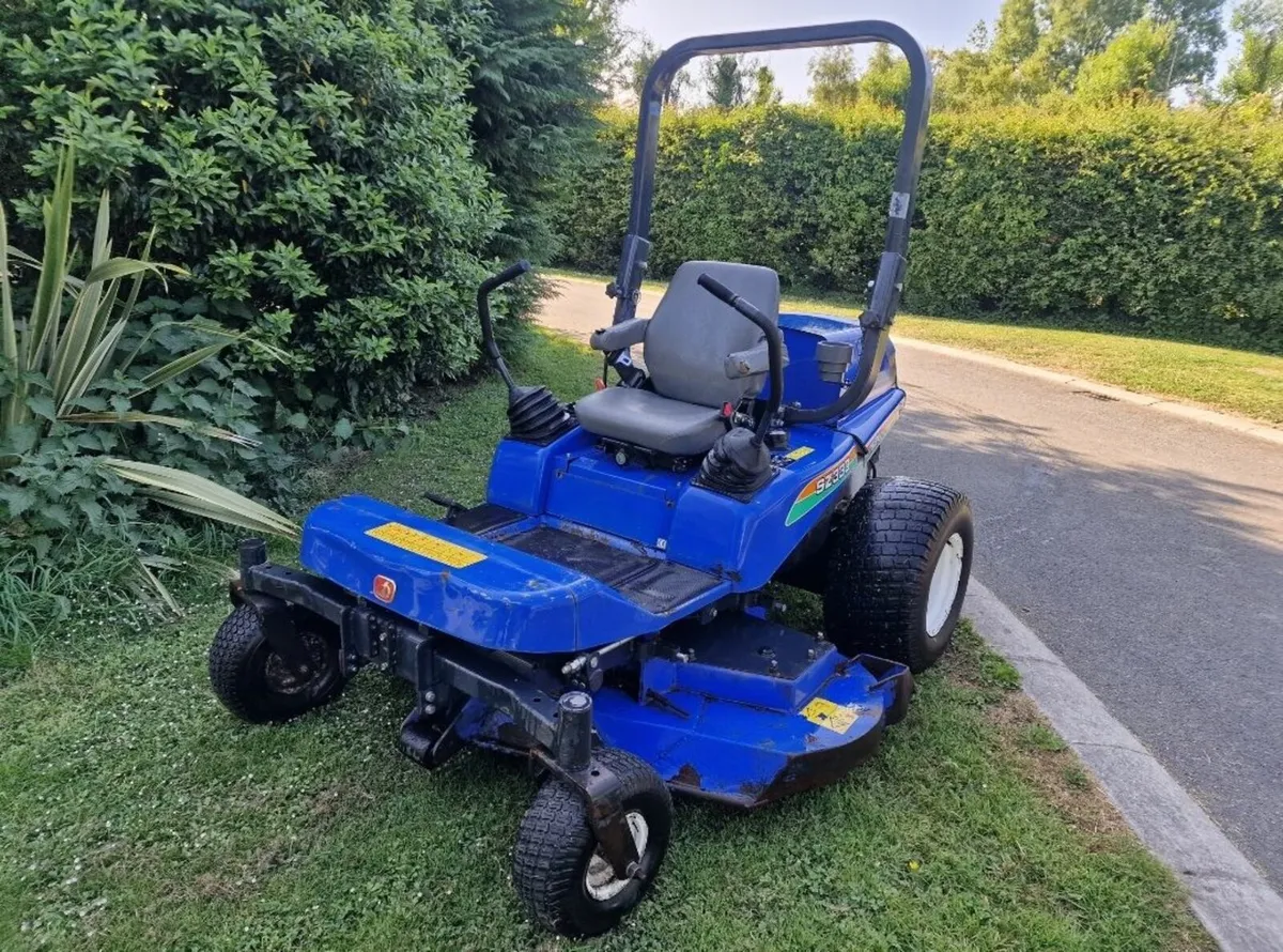 ISEKI diesel zero turn ride on mower lawnmower - Image 1