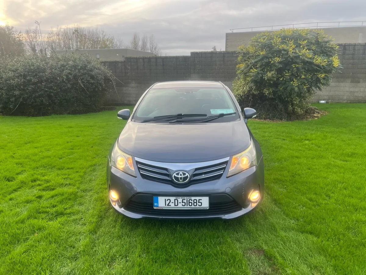 Automatic 2012 Toyota Avensis - Image 3