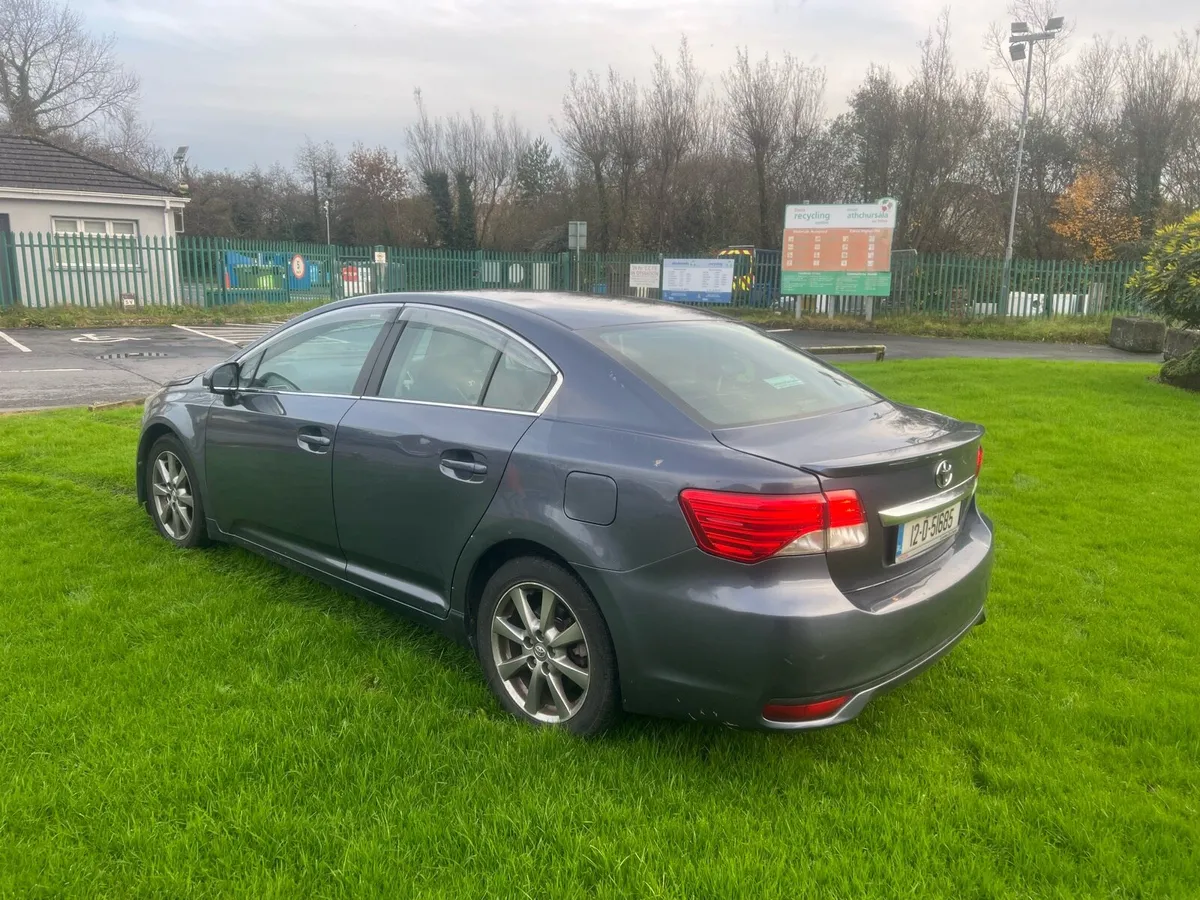 Automatic 2012 Toyota Avensis - Image 4