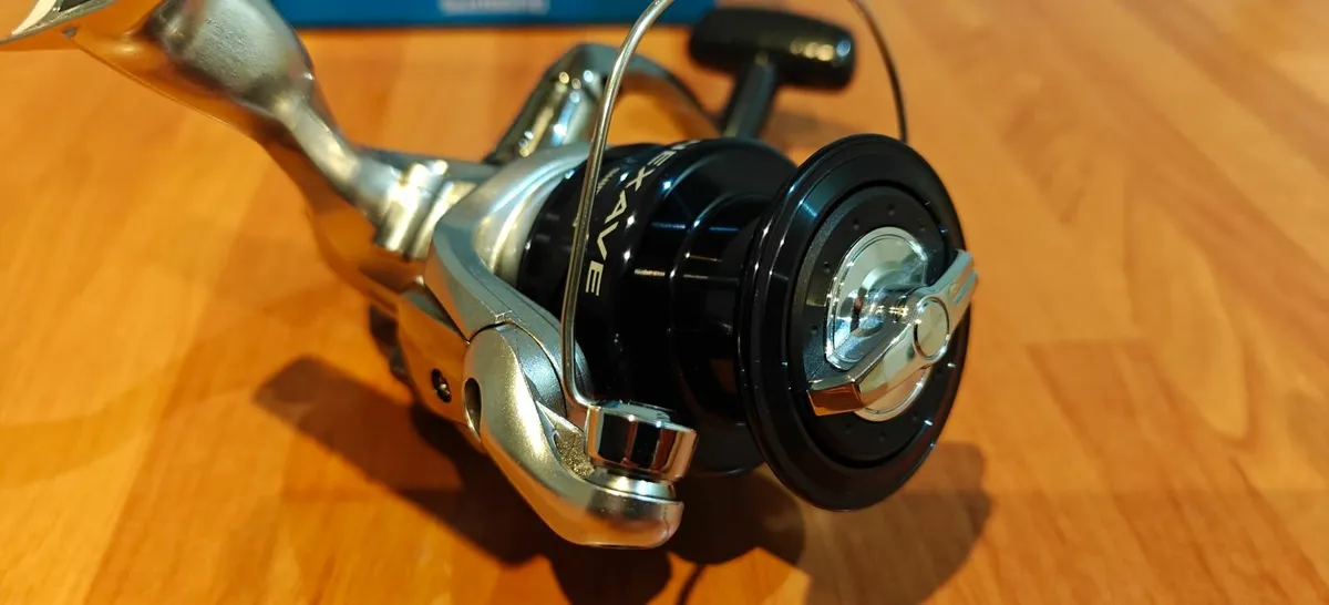 SHIMANO Nexave C3000HG Spinning Fishing Reel 2018 - Image 4