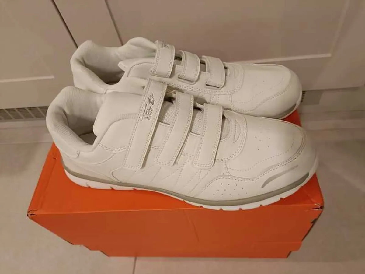 Men Sport ShoesTrainers 14 UK Tech one 50 EU - Image 1