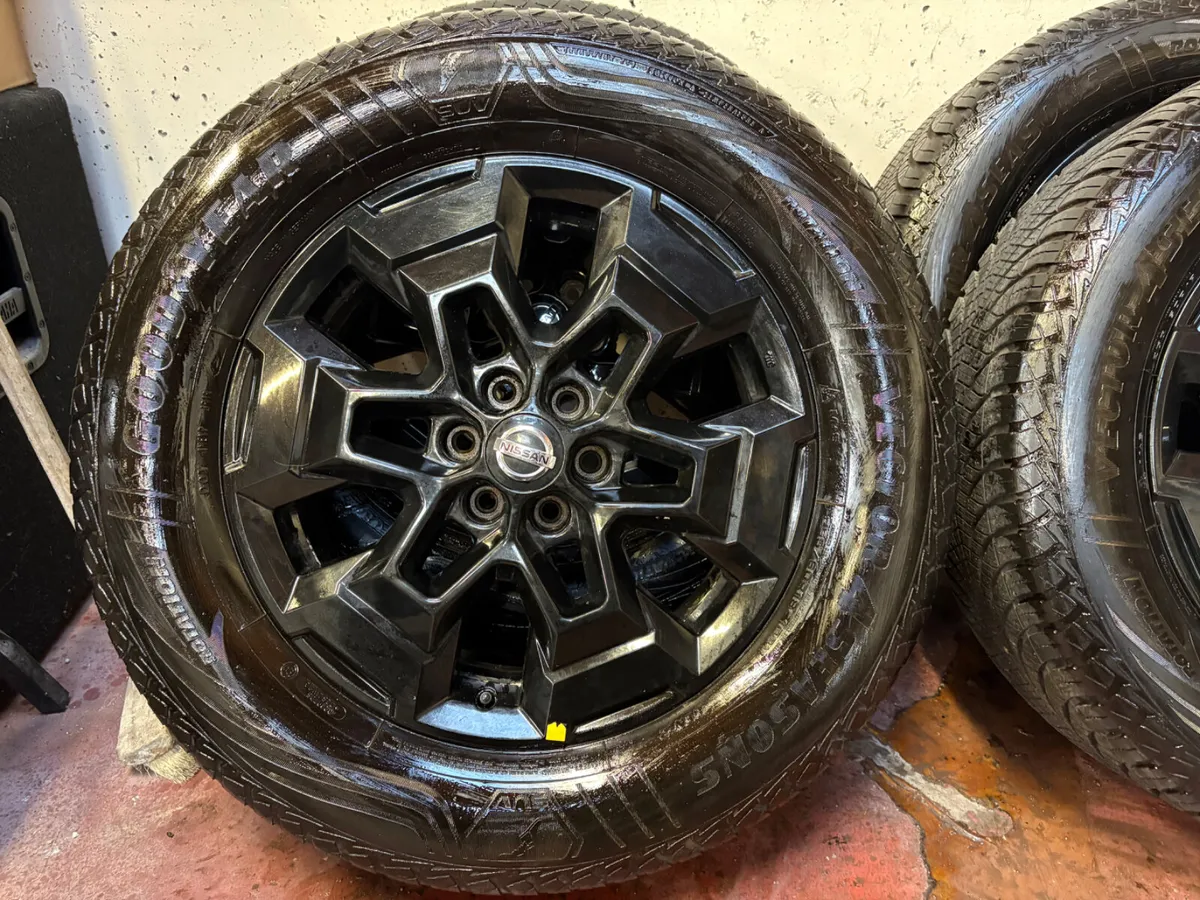 Nissan Navara 18” Alloys *Like New* - Image 4