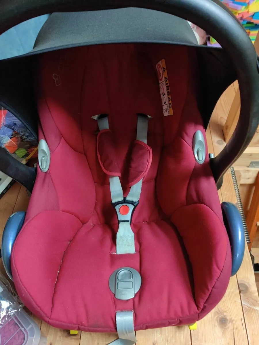 Maxi Cosi 0+ Child Seat - Image 1