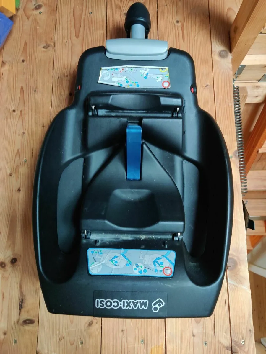 Maxi Cosi 0+ Child Seat - Image 2