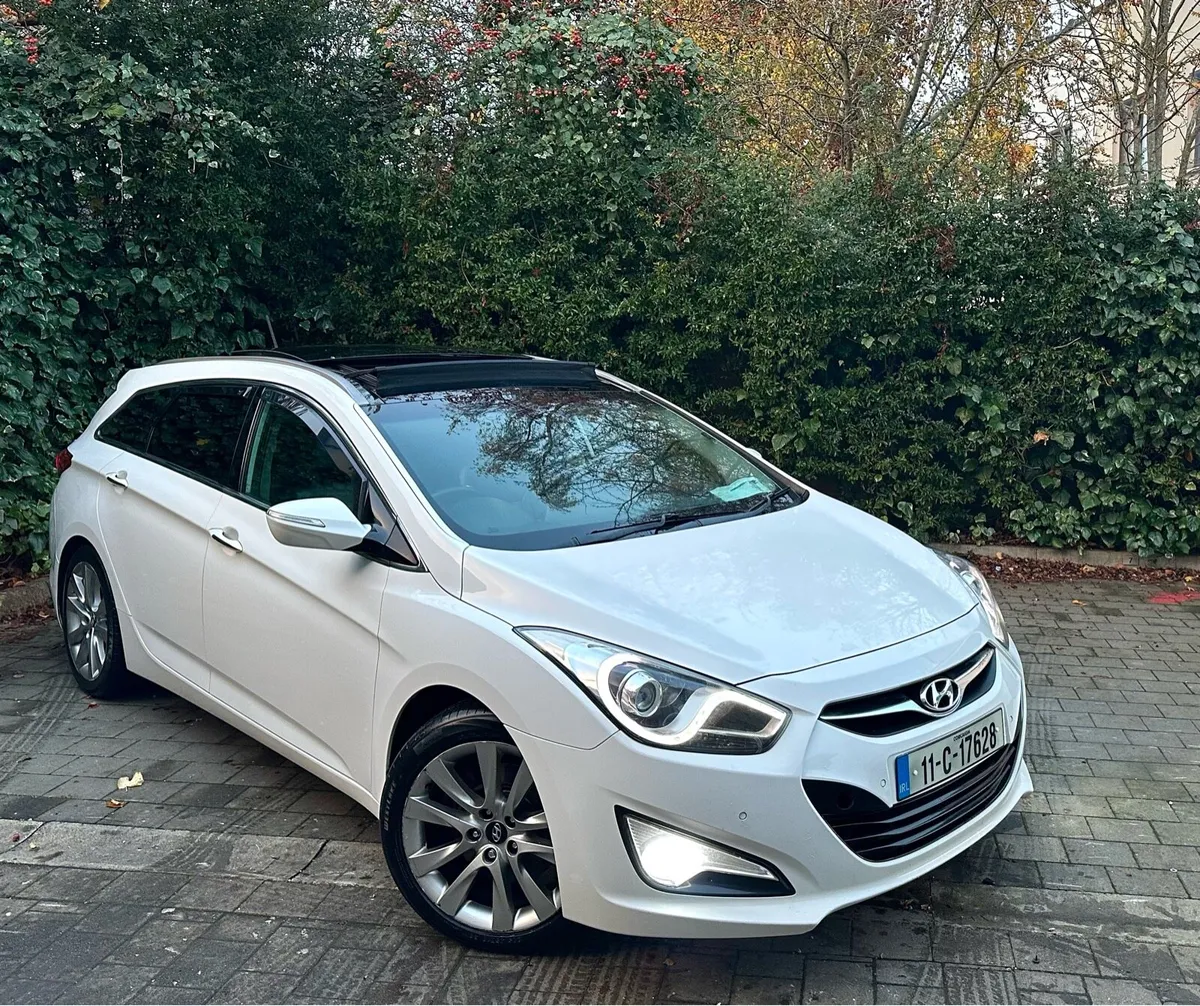 €4200 11 Hyundai i40 Premium Panoramic New Nct - Image 1