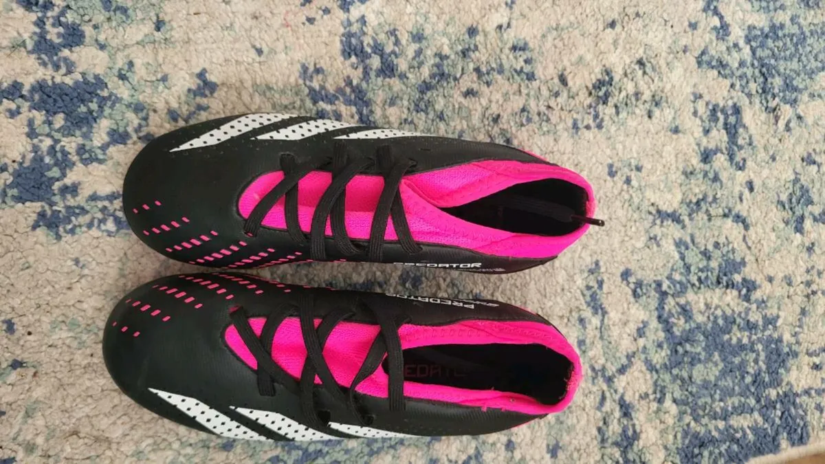 Adidas soccer boots - Image 3