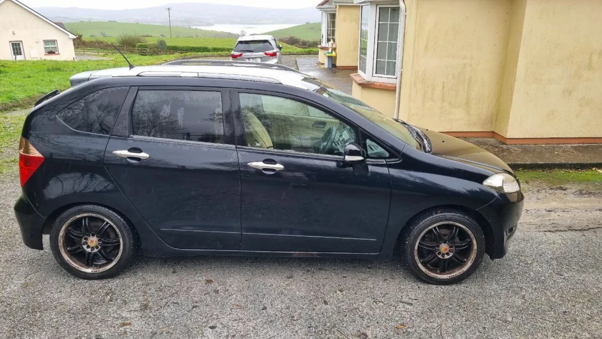 Honda FR-V 2008 - Image 2