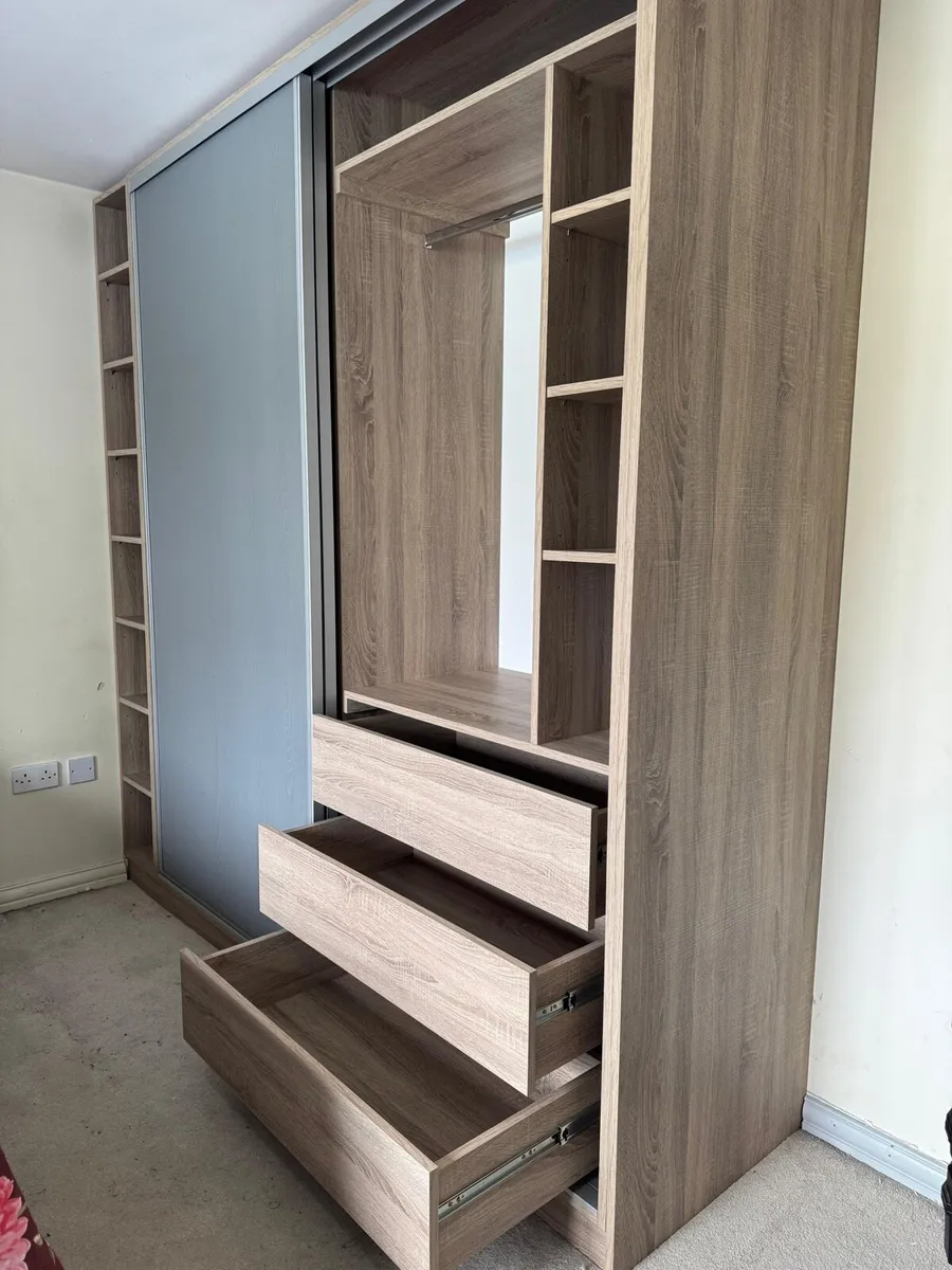 Wardrobes custom made - Image 1