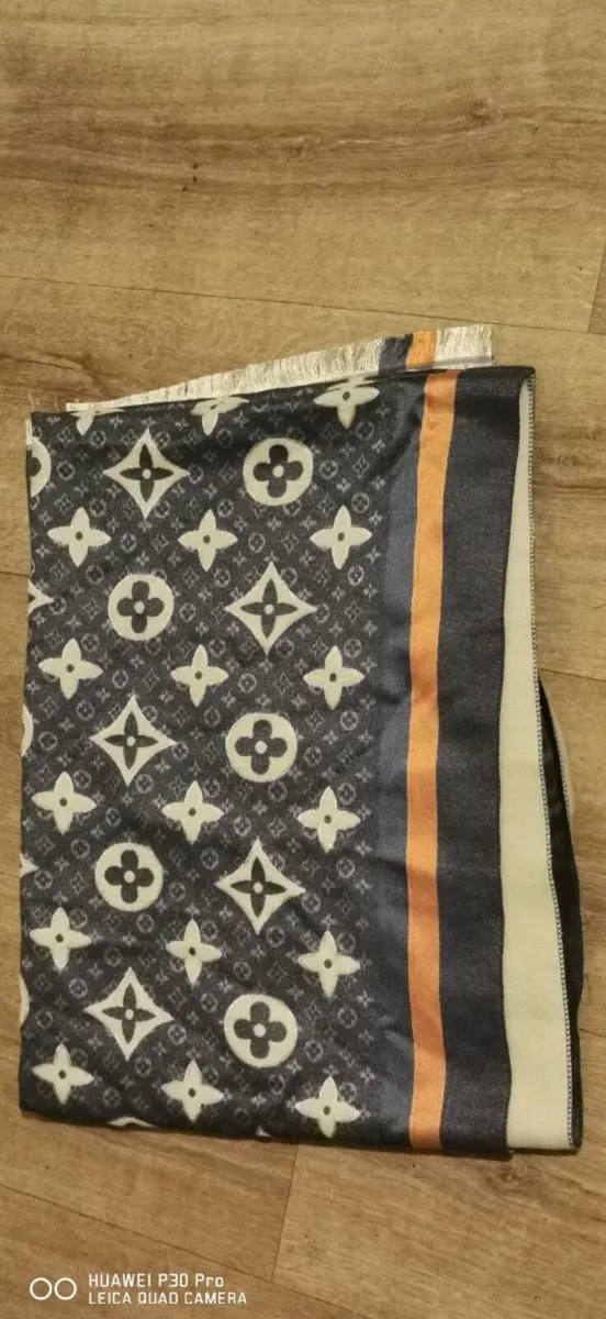 Louis vuitton scarf - Image 3