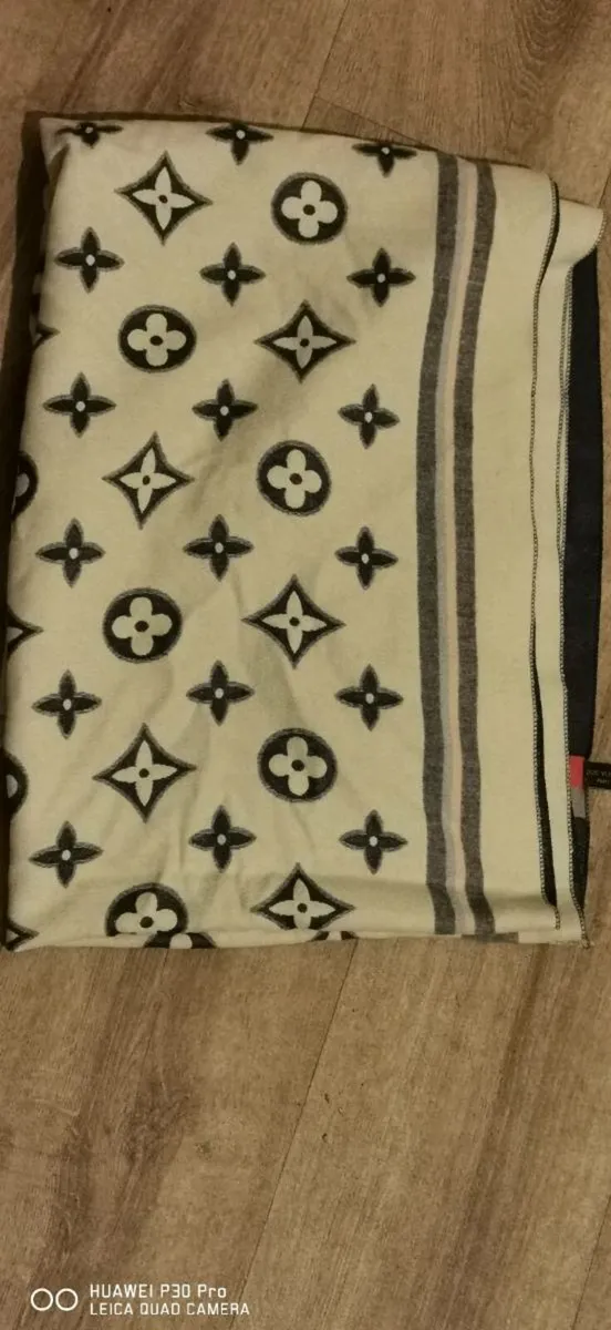 Louis vuitton scarf - Image 4