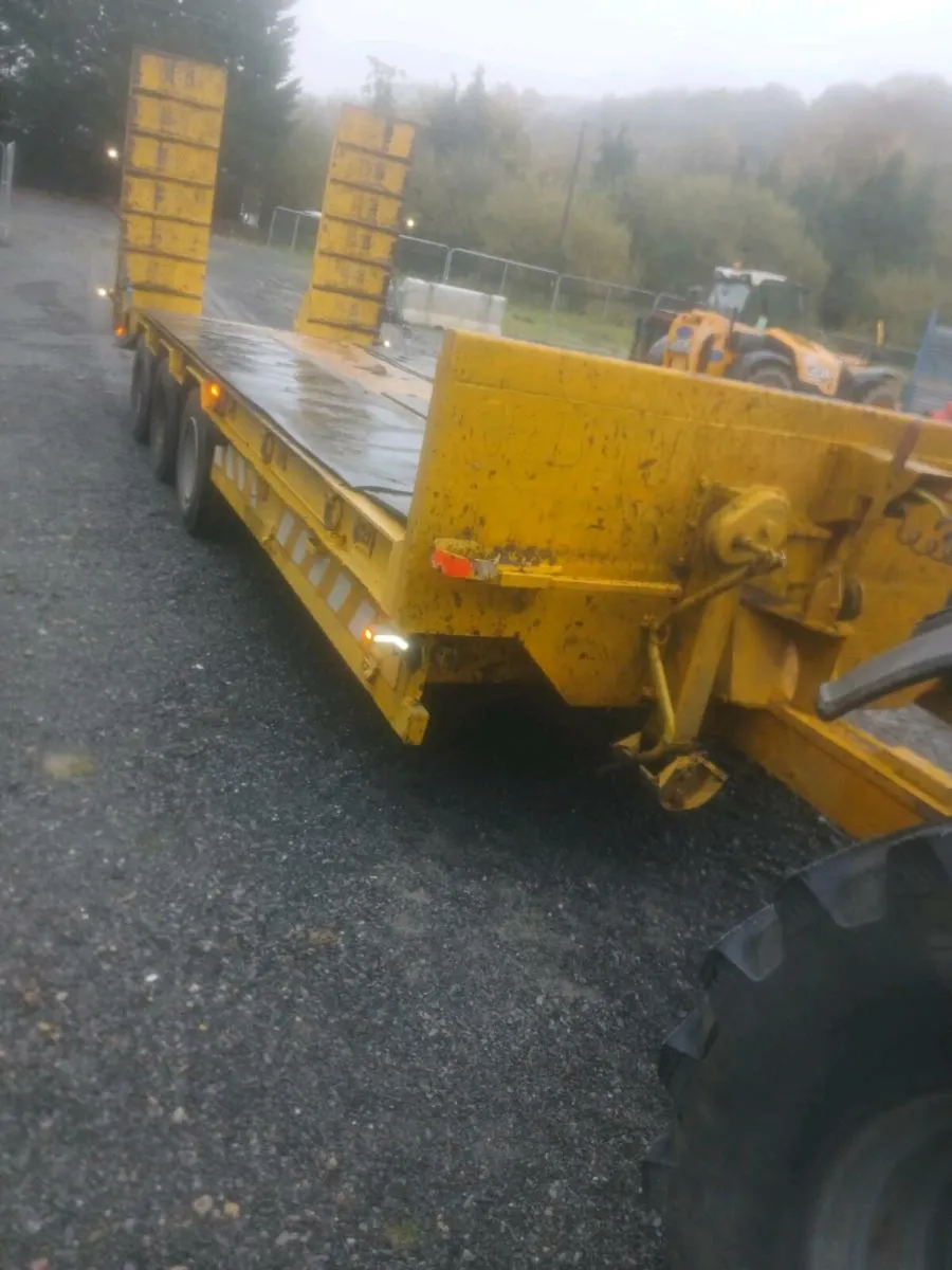 Low loader - Image 2