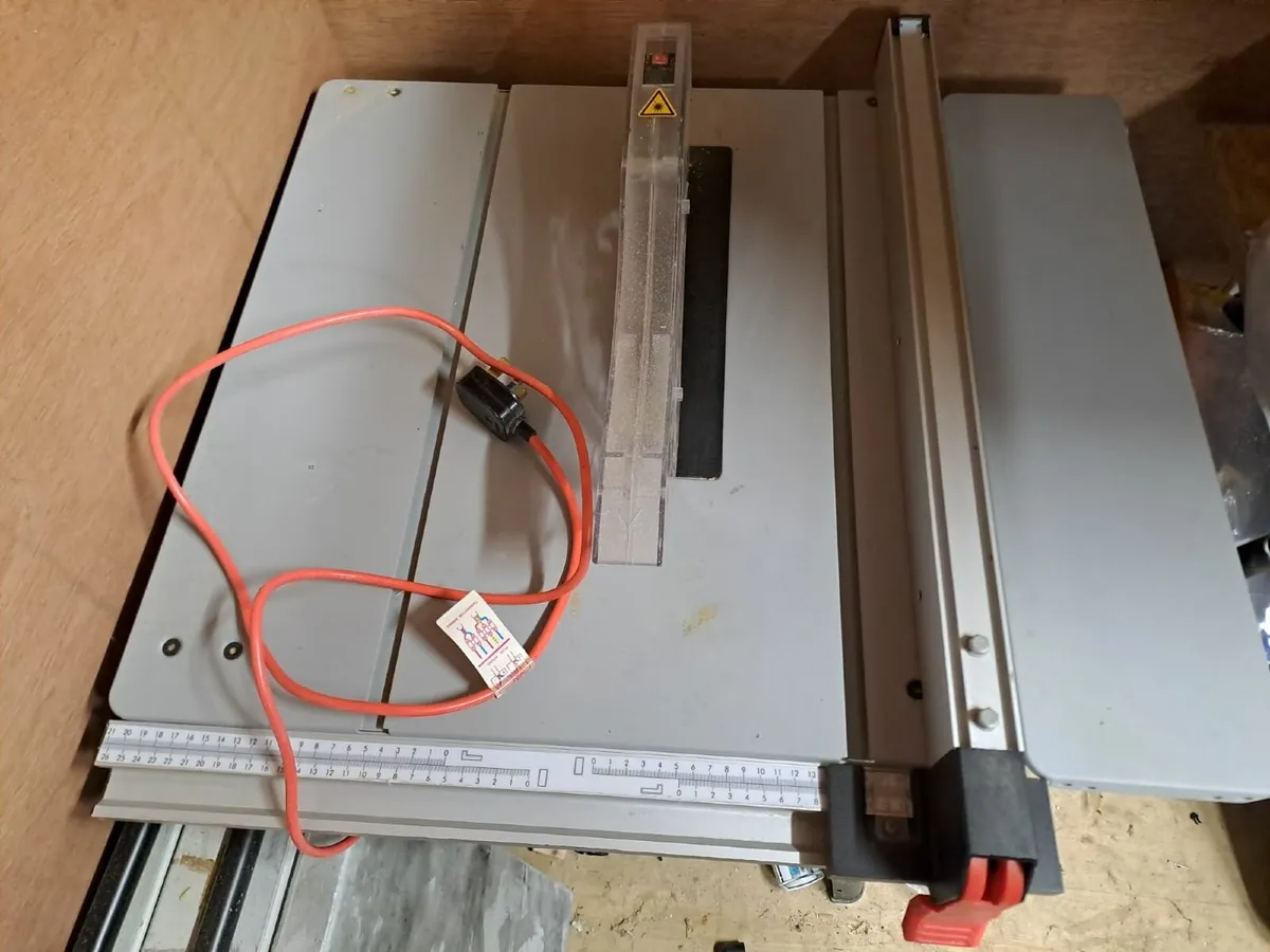 Table saw - Image 1