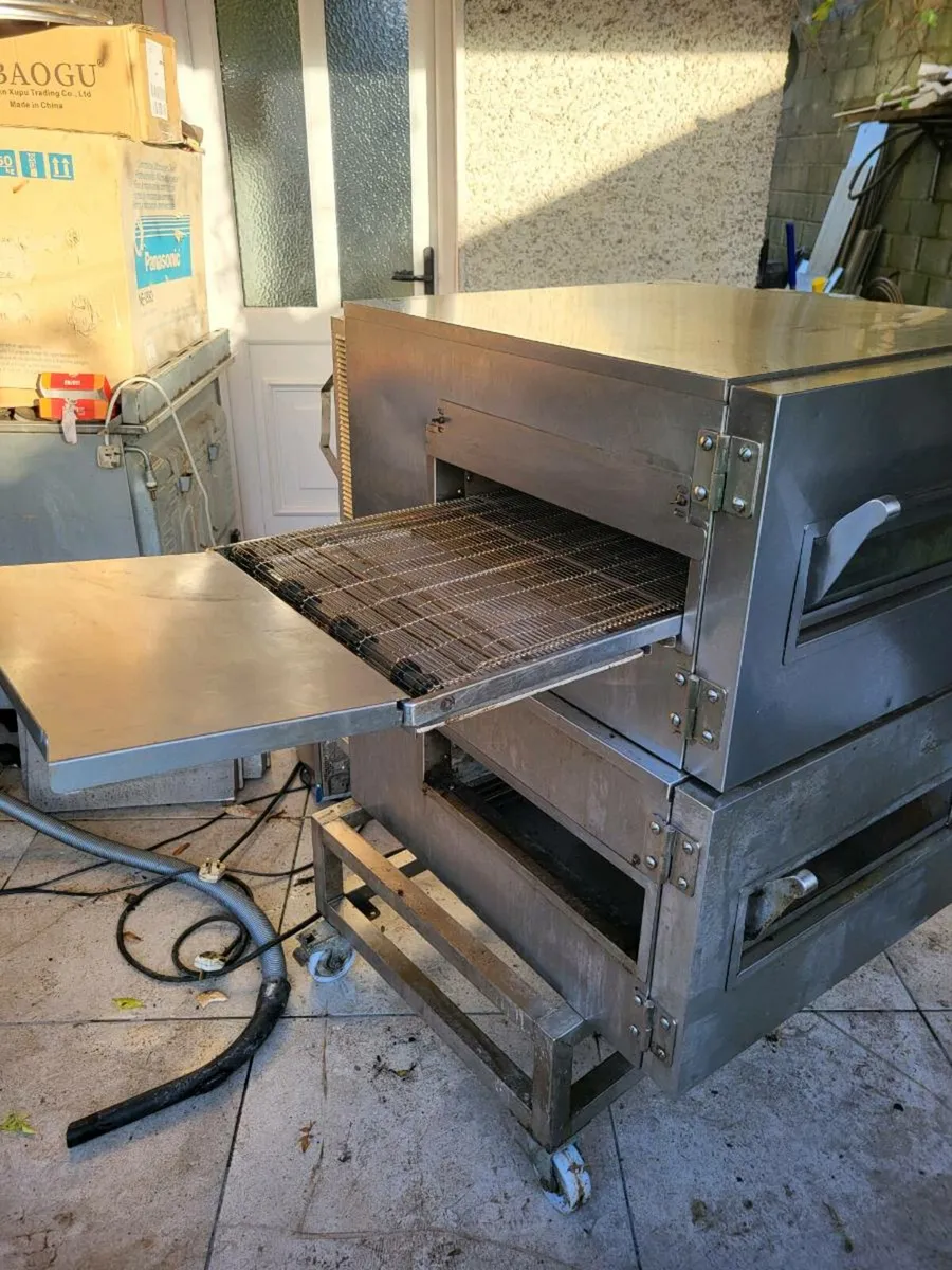 18` lincon Pizza oven (warranty) - Image 1