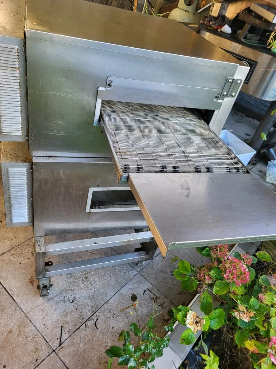 18` lincon Pizza oven (warranty) - Image 2