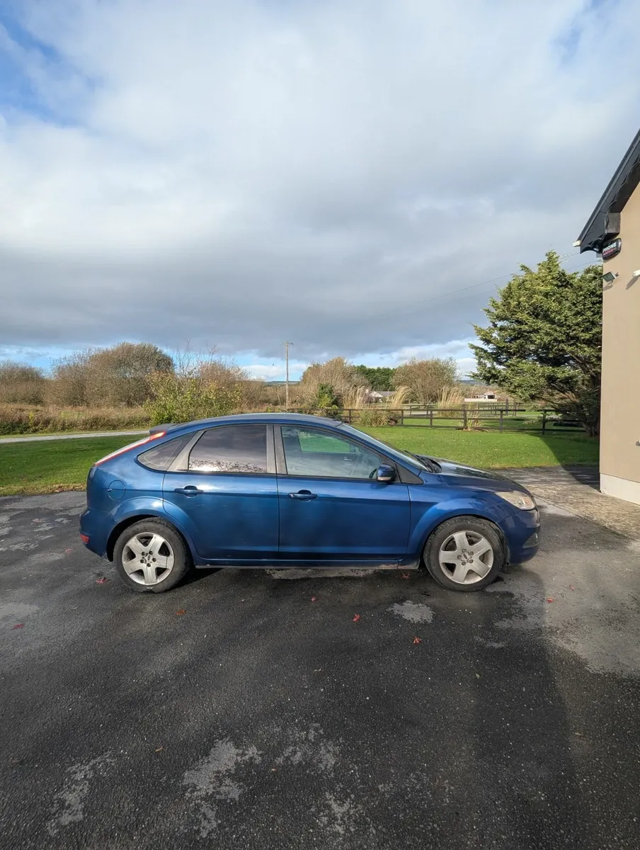 Ford Focus 2009 - Image 2