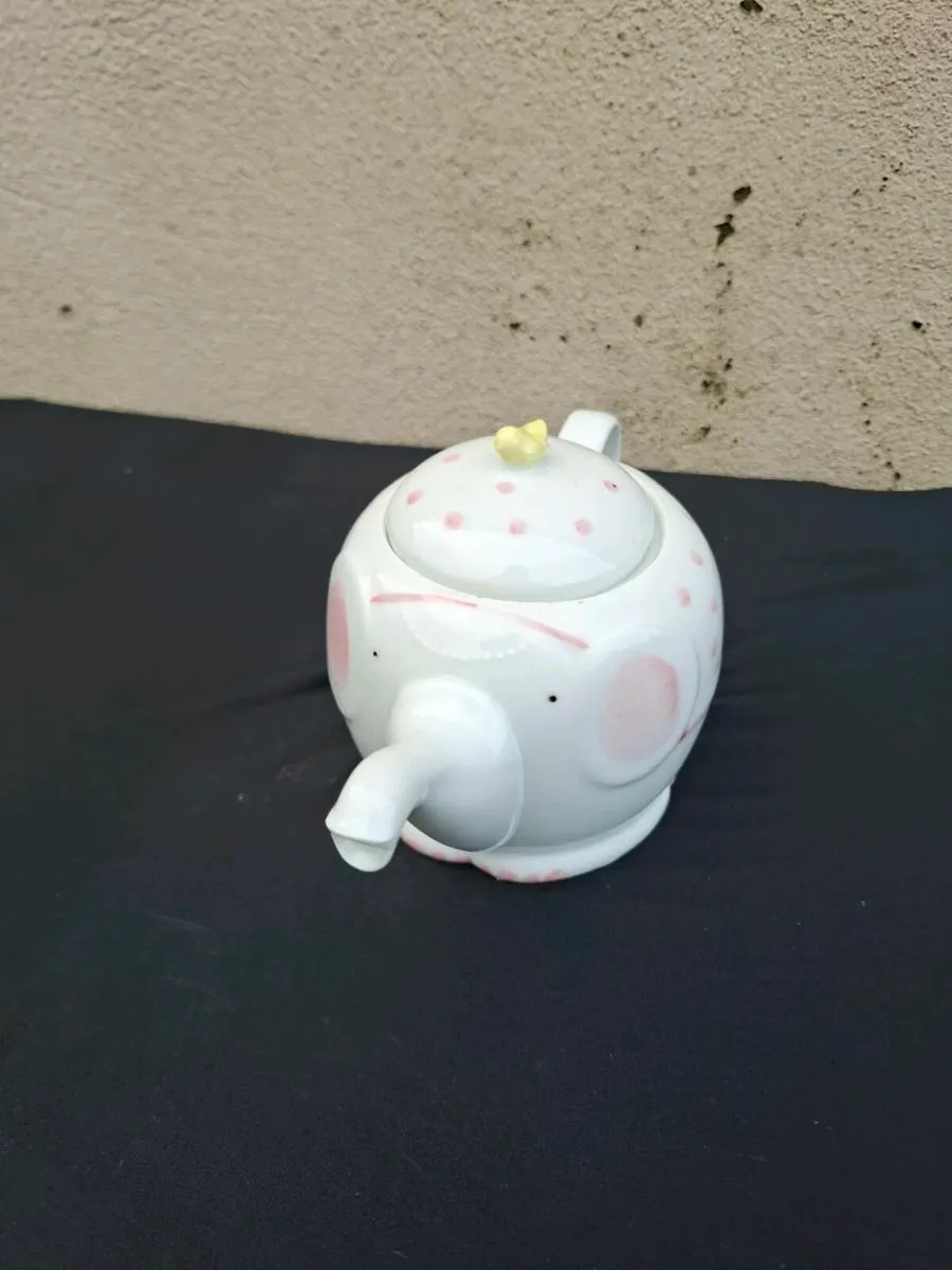 Small elephant tea pot postage possible - Image 2