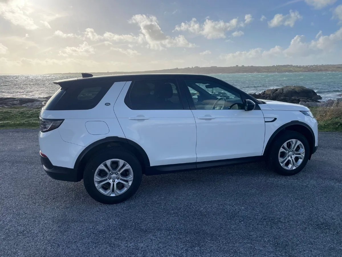 Land Rover Discovery Sport 2020 - Image 1