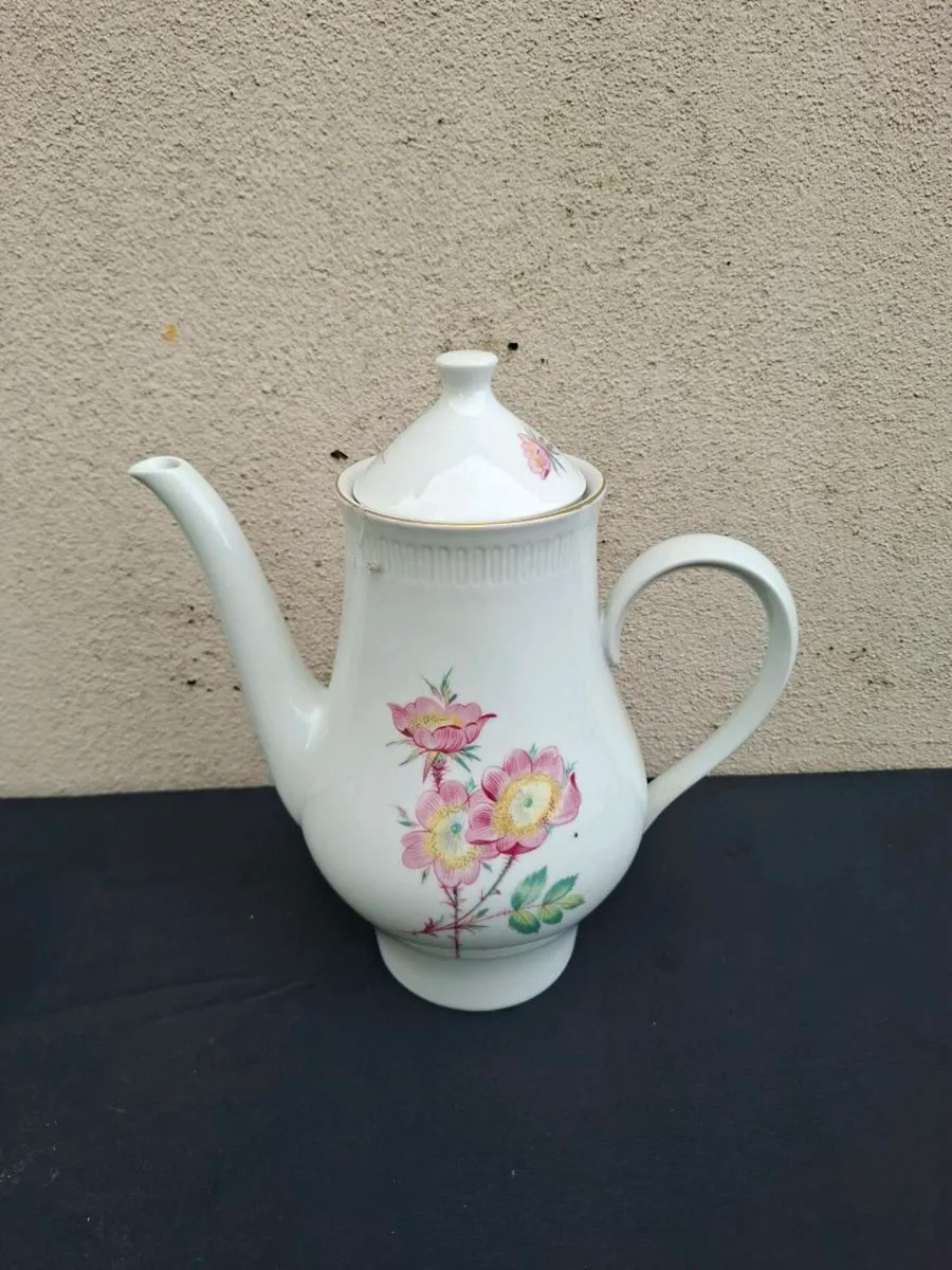 China floral tea pot postage possible