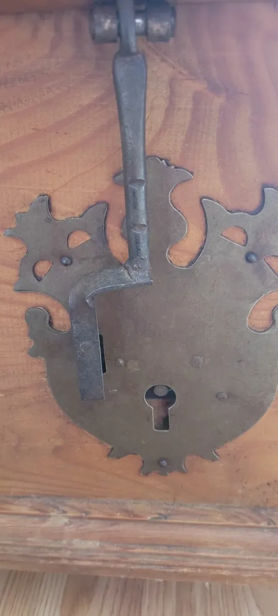 Coffee table - Image 4