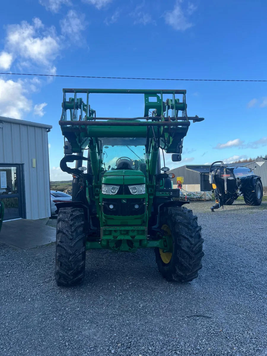 John Deere 6130R - Image 3