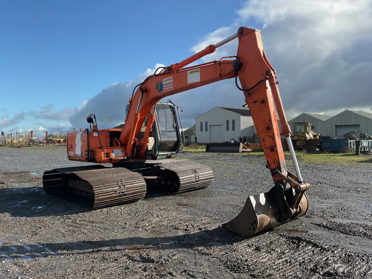 Hitachi EX120-3 Excavator Tighe Bucket For Auction - Image 2