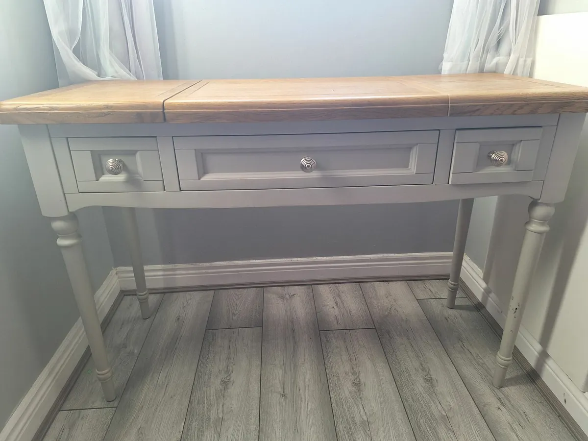 Dressing table - Image 2