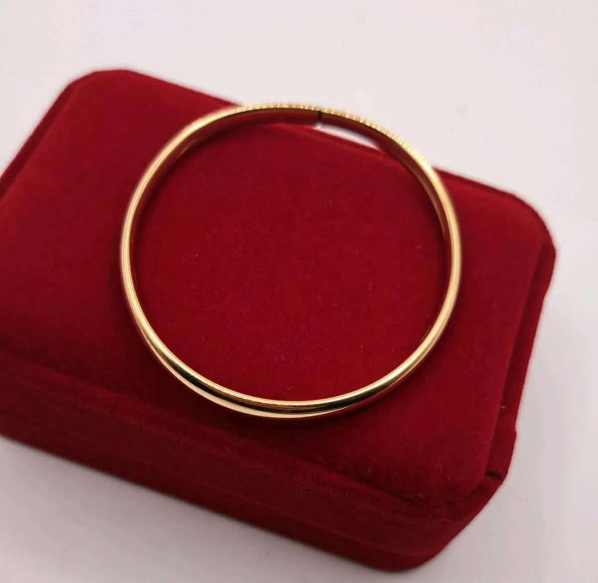 9ct yellow gold bangle - Image 4
