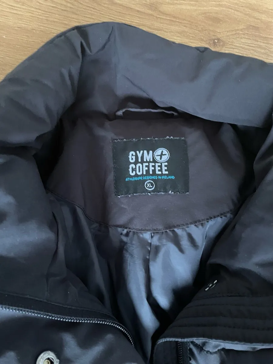 Gym + coffee puffer jacket black - Image 2