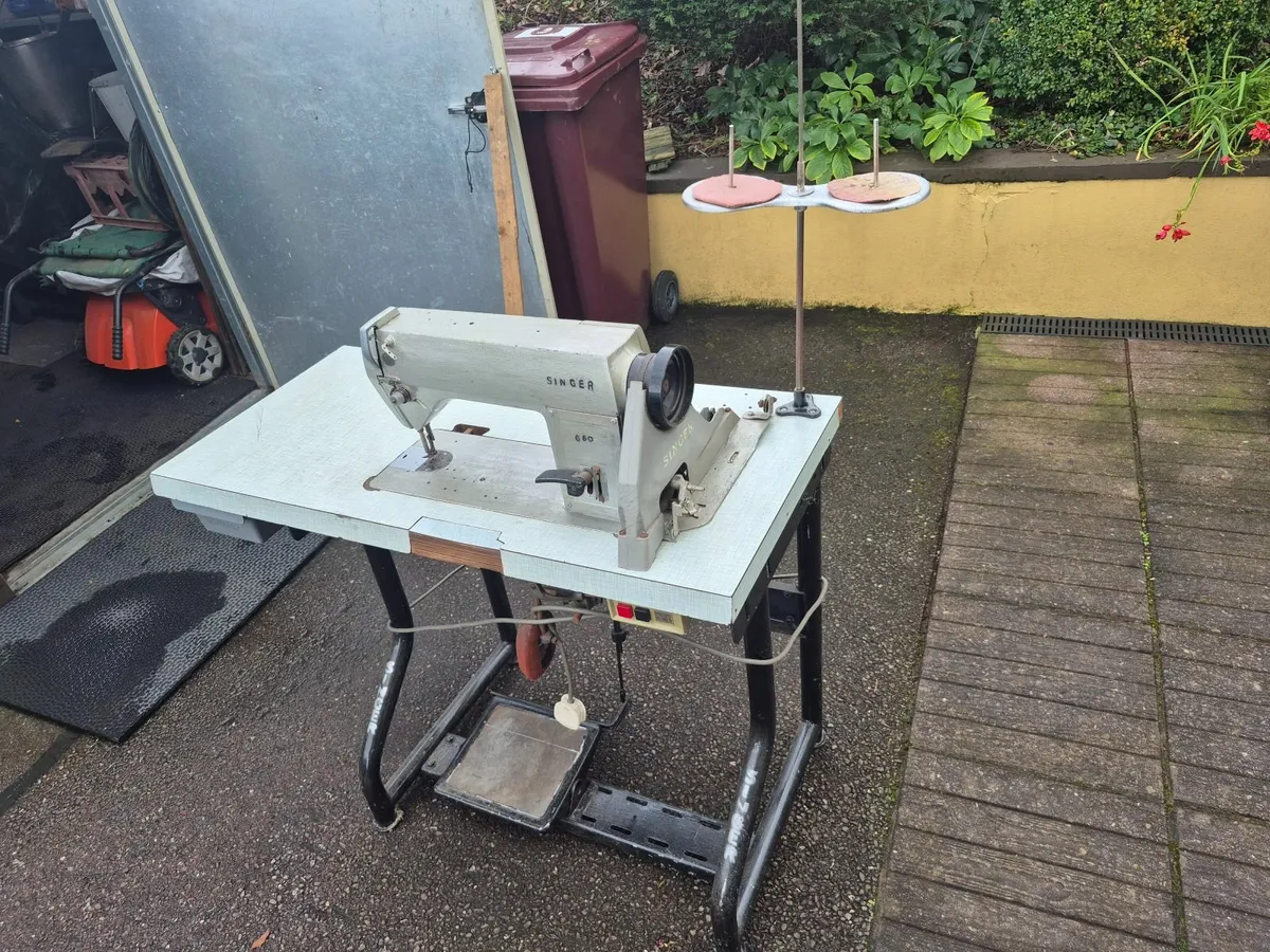 Singer Sewing Machine - Image 1