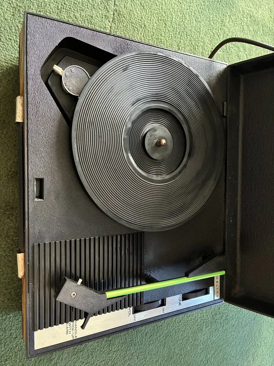 Fidelity transistorised mini player record player - Image 2