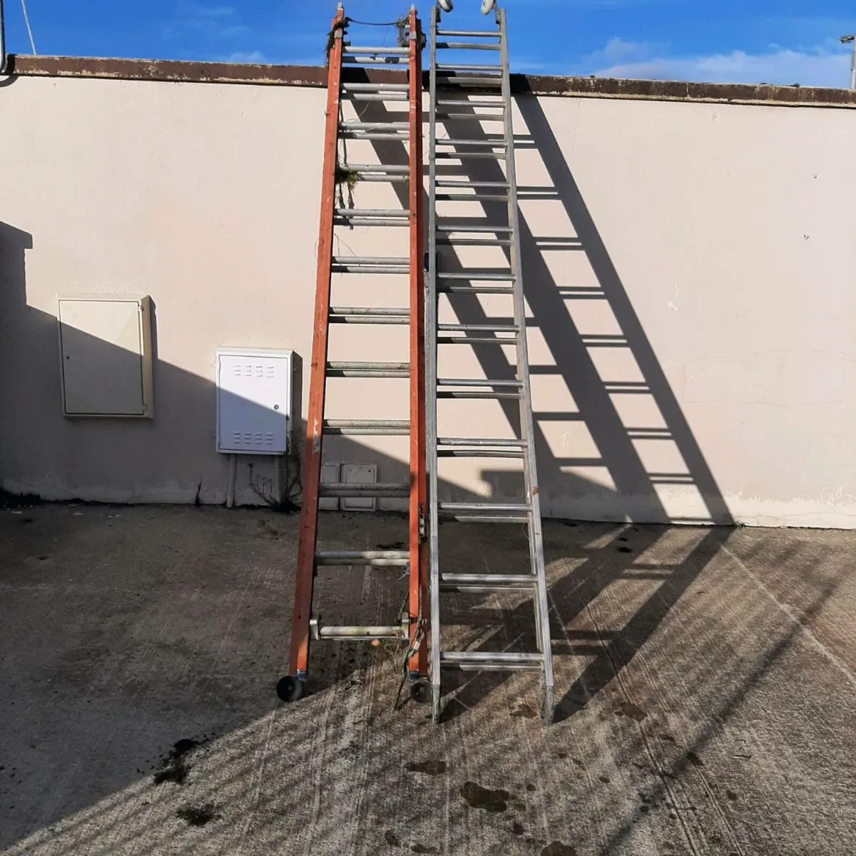 gates 4 set of yard gate .and front gates - Image 4