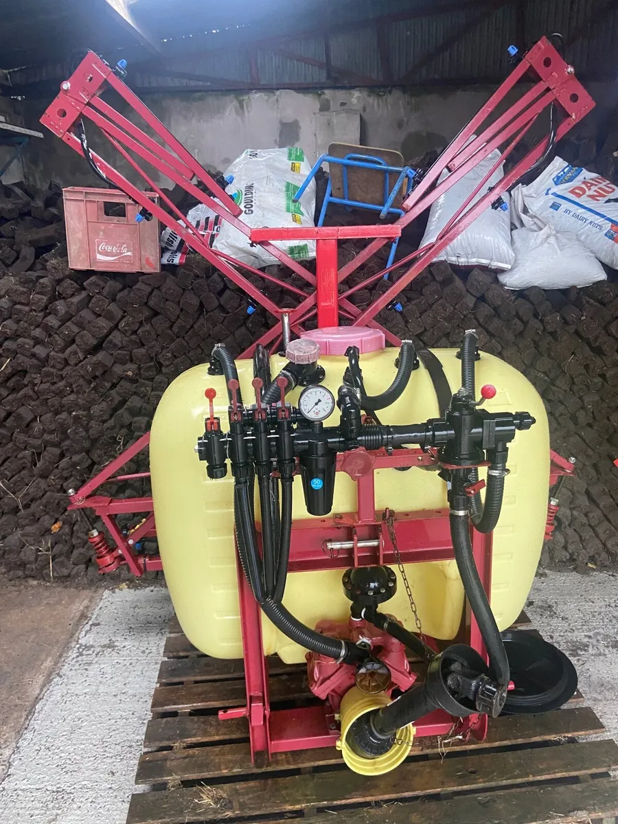 2 x hardi sprayers 600ltr and 400ltr - Image 3
