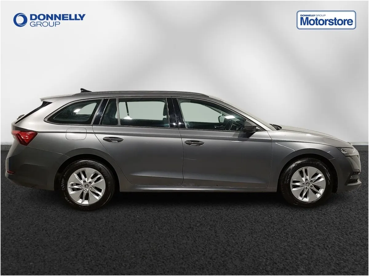 Skoda OCTAVIA Diesel Estate SE Technology - Image 3