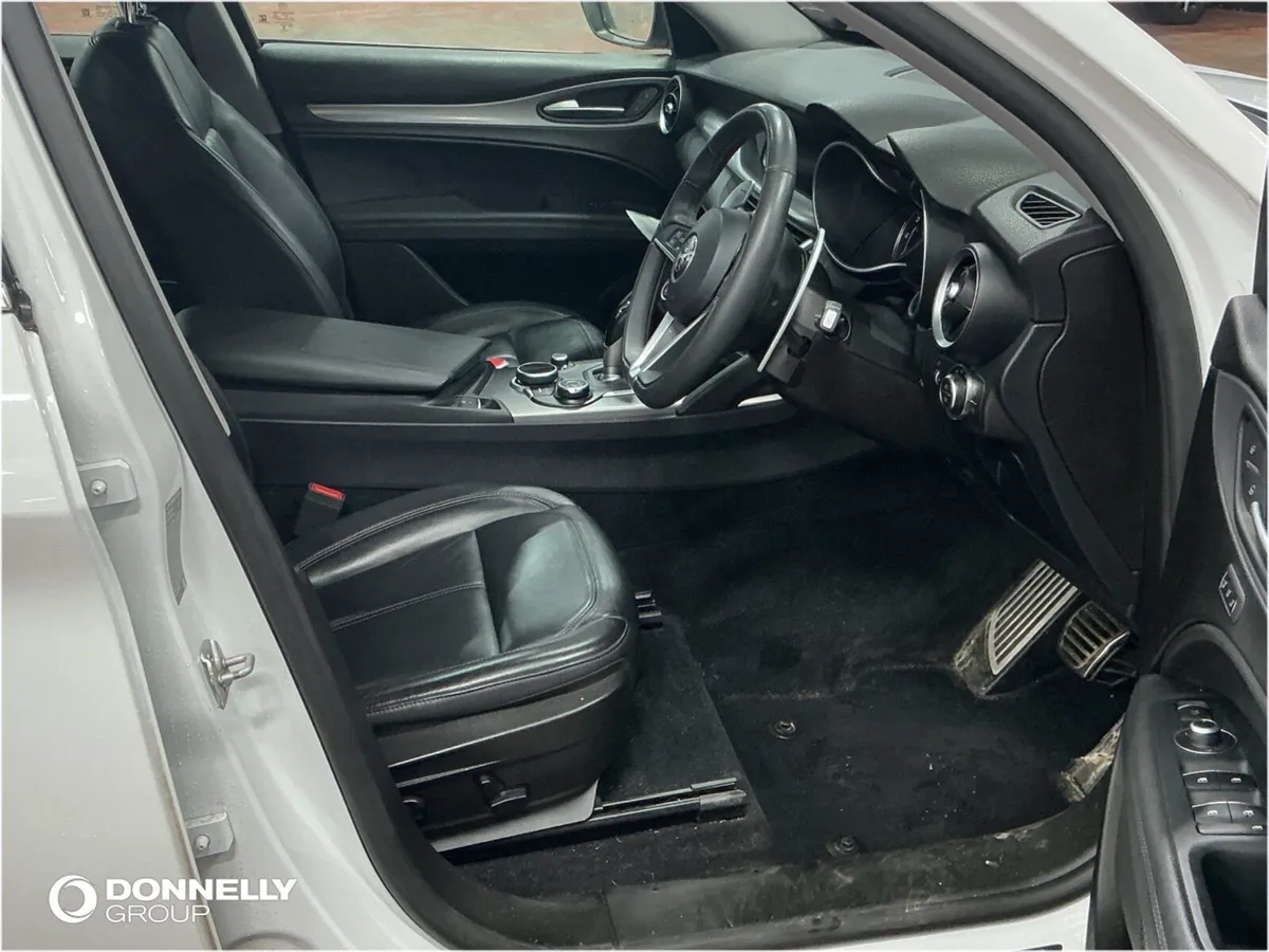 Alfa Romeo Stelvio Diesel Estate Super - Image 4
