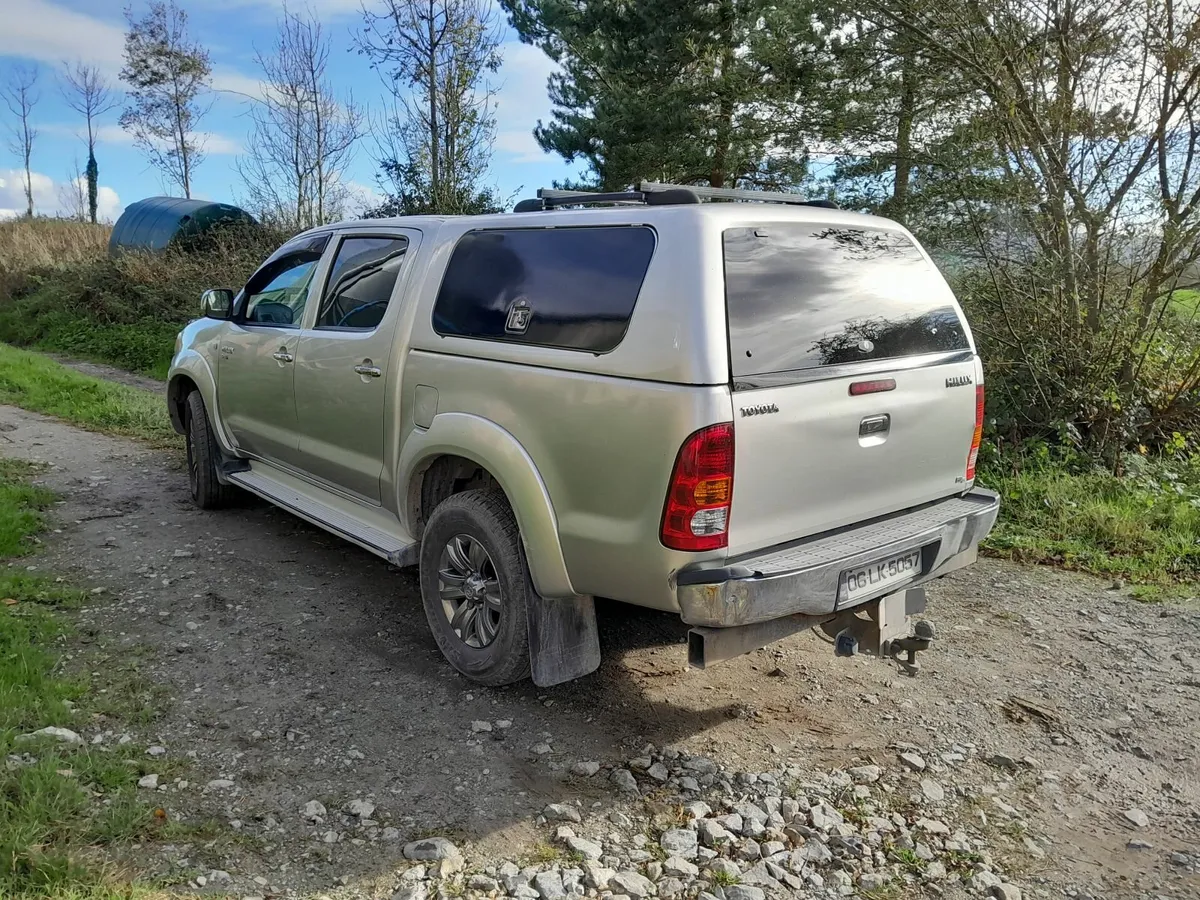 Toyota Hilux 2006 - Image 2