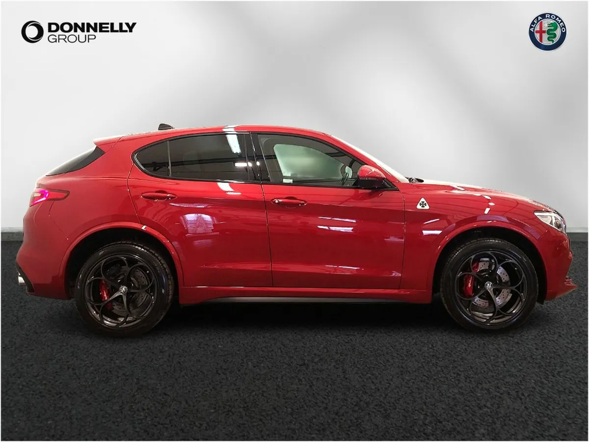 Alfa Romeo Stelvio Estate Quadrifoglio - Image 3