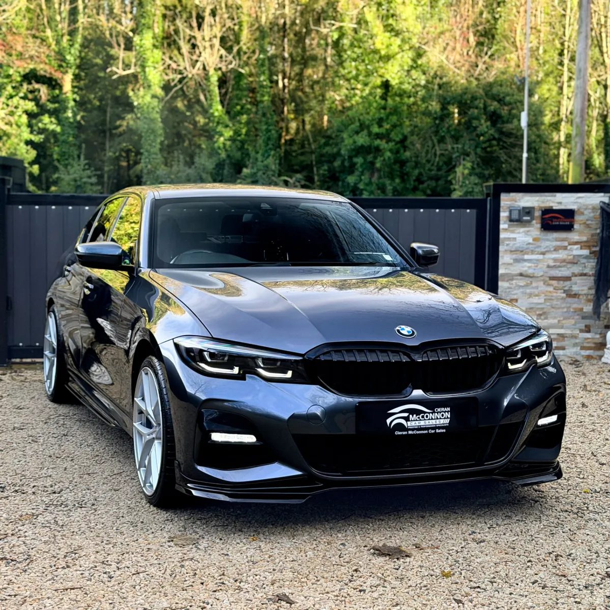 2021 (211)  BMW 330e M-SPORT X-DRIVE (4WD)  290BHP - Image 4