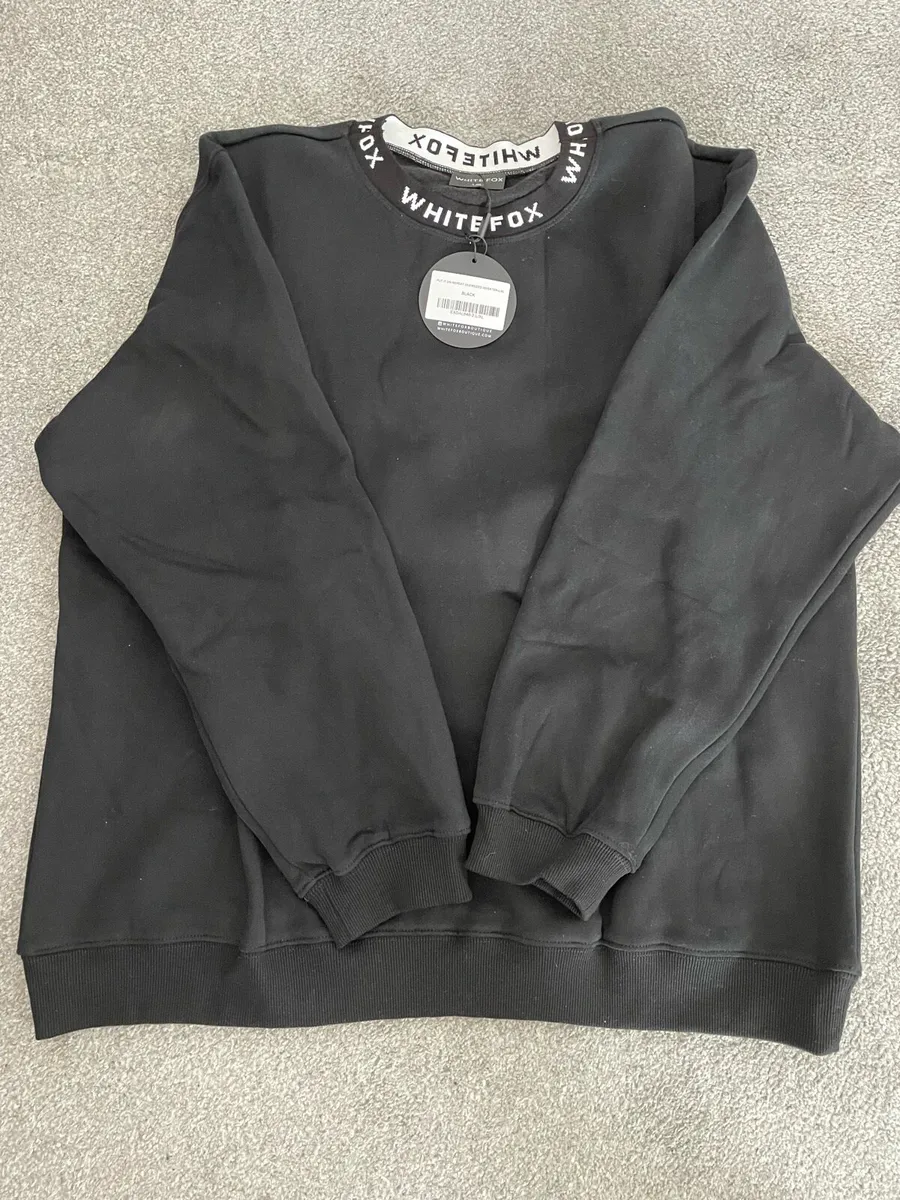 White fox oversized jumper - Image 2