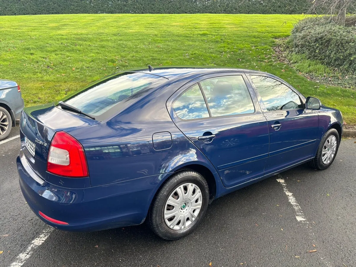 ŠKODA OCTAVIA 1.2 PETROL NCT 02/26 + TAXED - Image 4