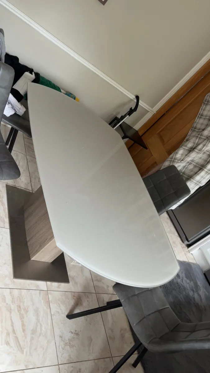 Lucci Dining Table (Solid Glass Top) €3k - Image 1