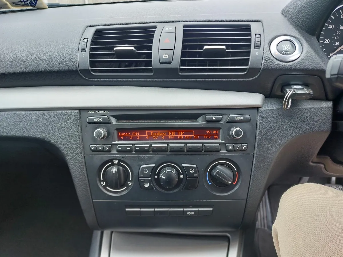 BMW 1-Series 2011 - Image 3