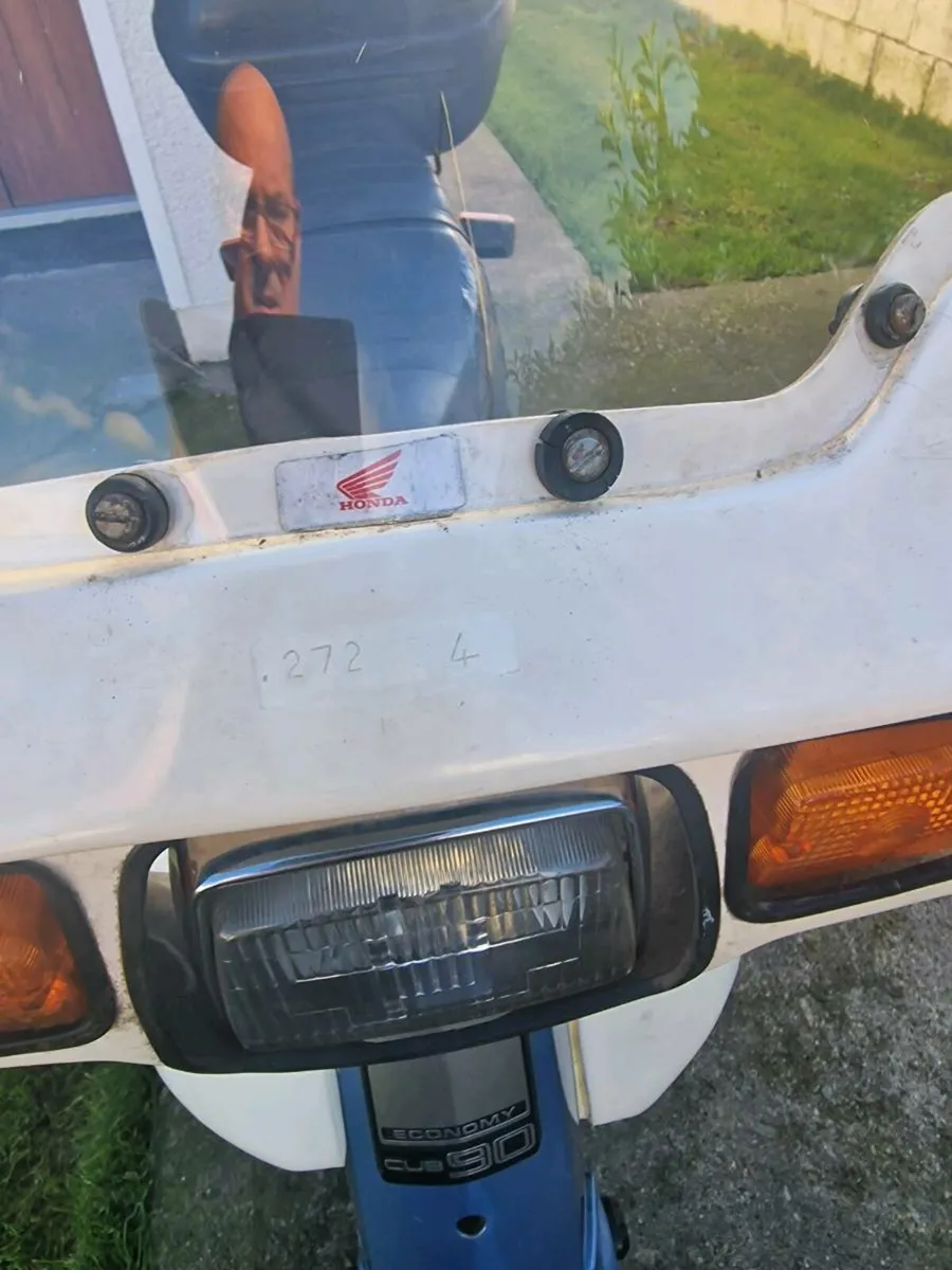 Honda club 901998 - Image 2