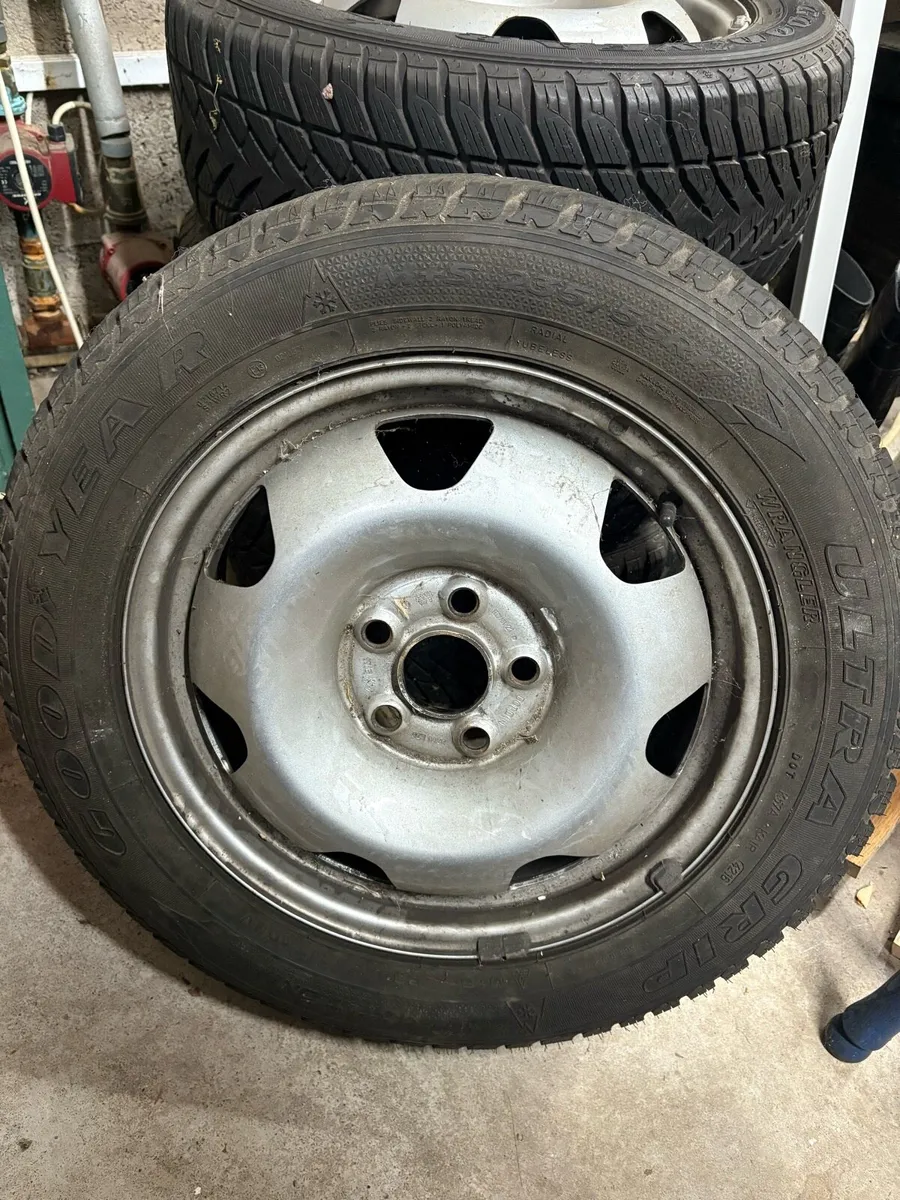 4 x Goodyear Ultra GripWinter tyres and steel rims - Image 1