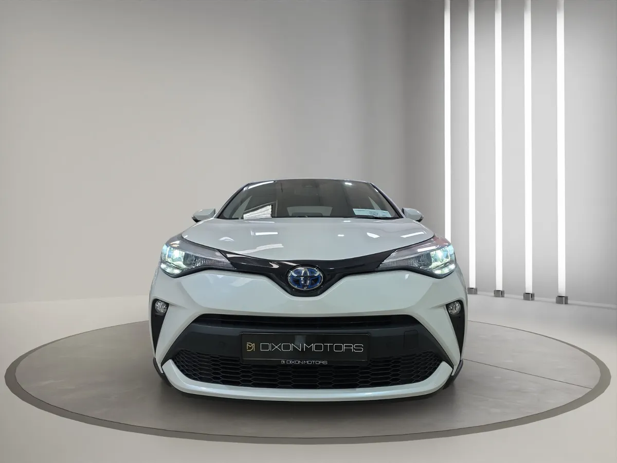 Toyota C-HR 2023 - Image 2
