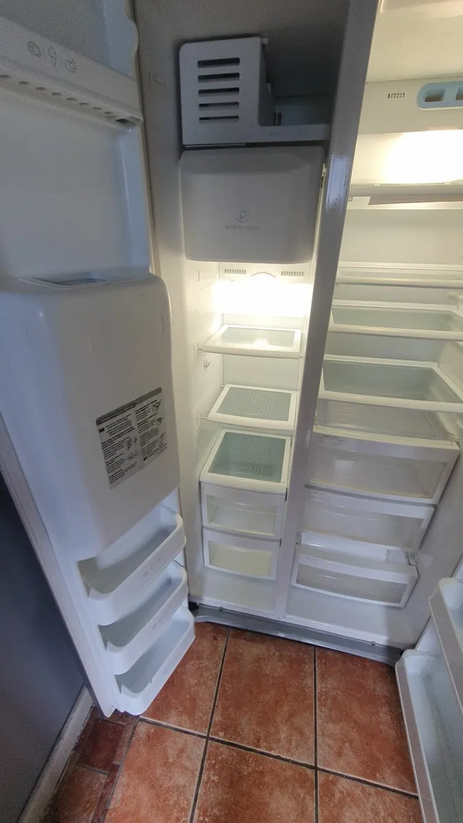 Lg american fridge - Image 3