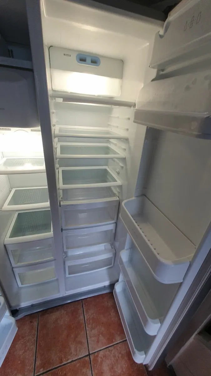 Lg american fridge - Image 4